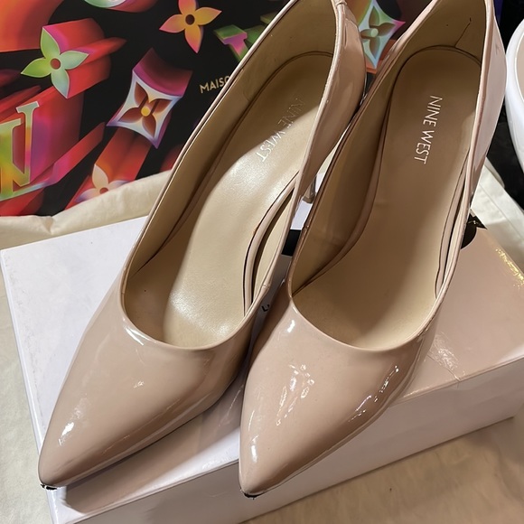 Nine West 4” heels - pumps Tan Size 10 - Picture 7 of 8